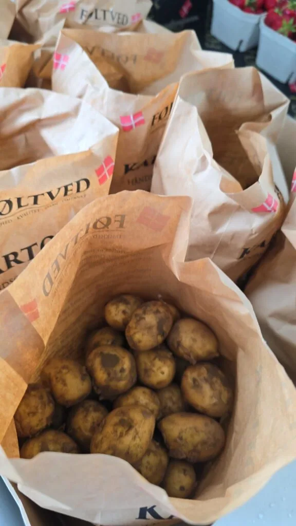 Håndsorterede kartofler pakket hos Føltved